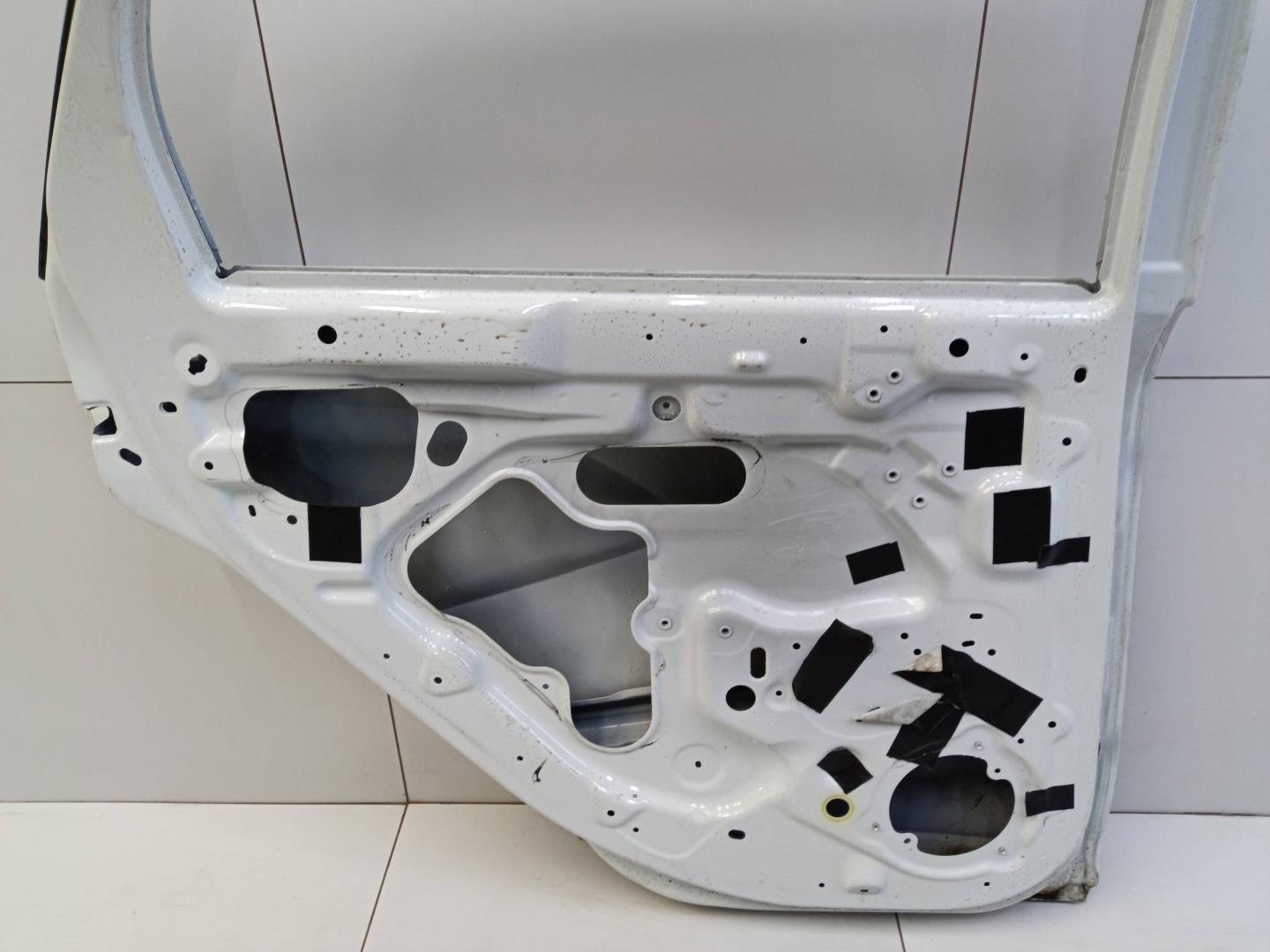 Дверь задняя левая