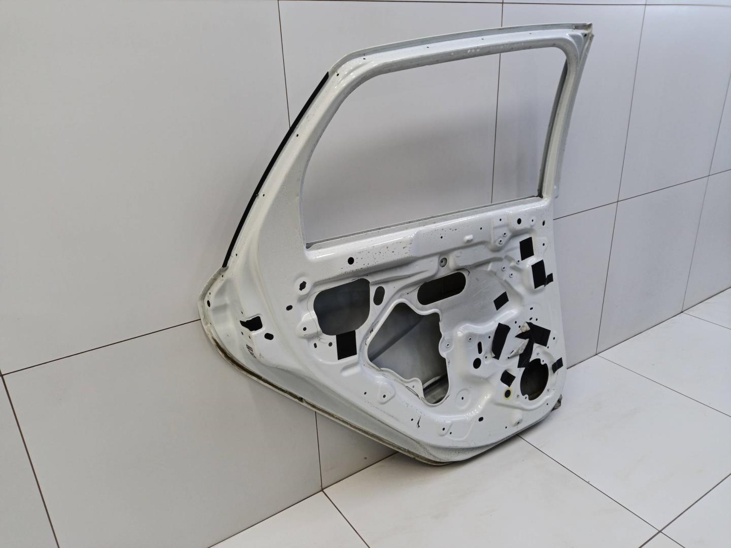 Дверь задняя левая