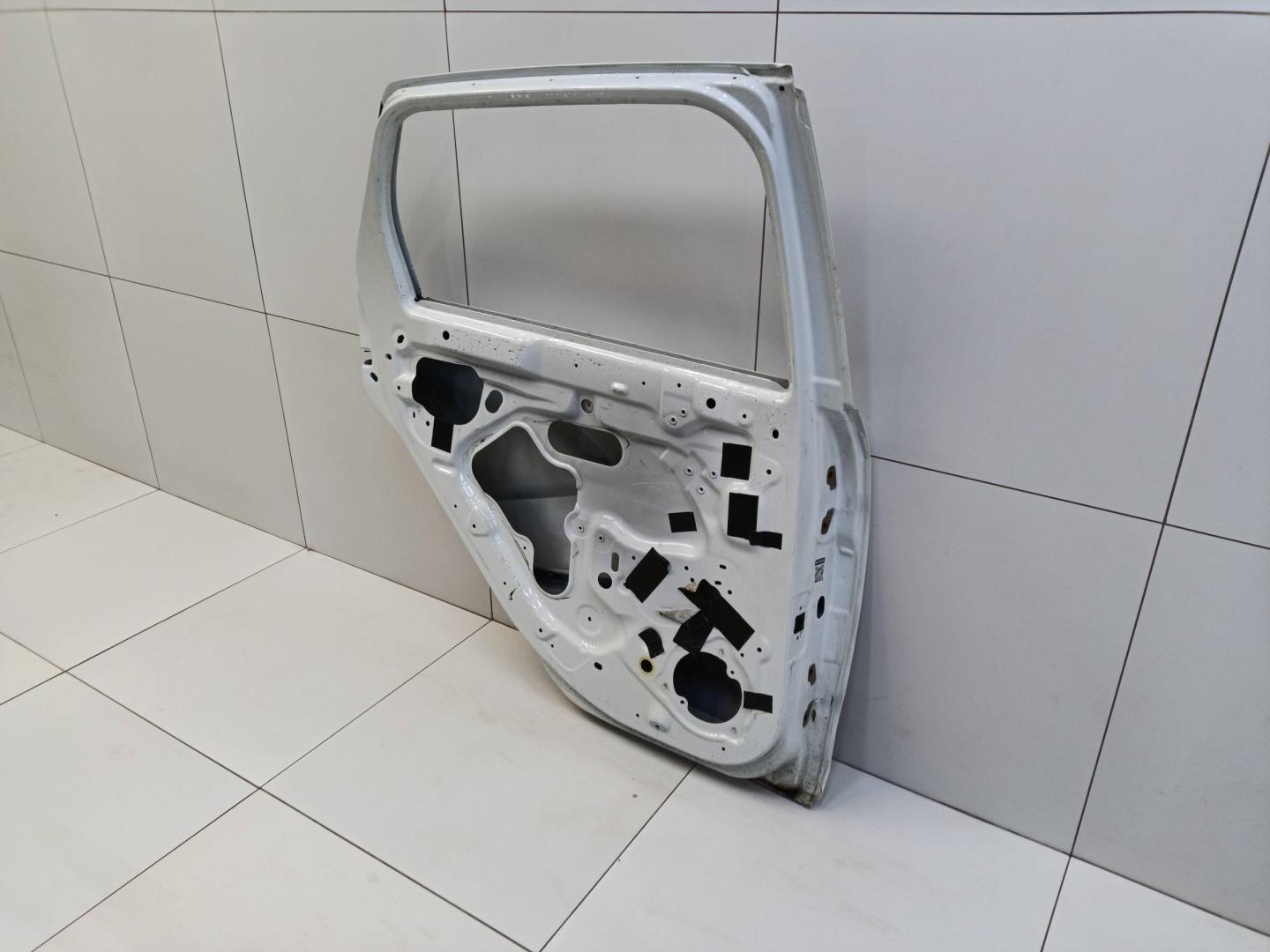 Дверь задняя левая