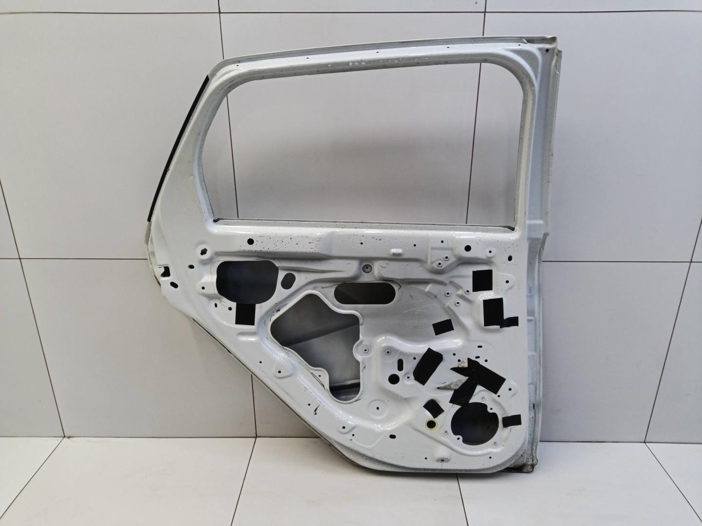 Дверь задняя левая