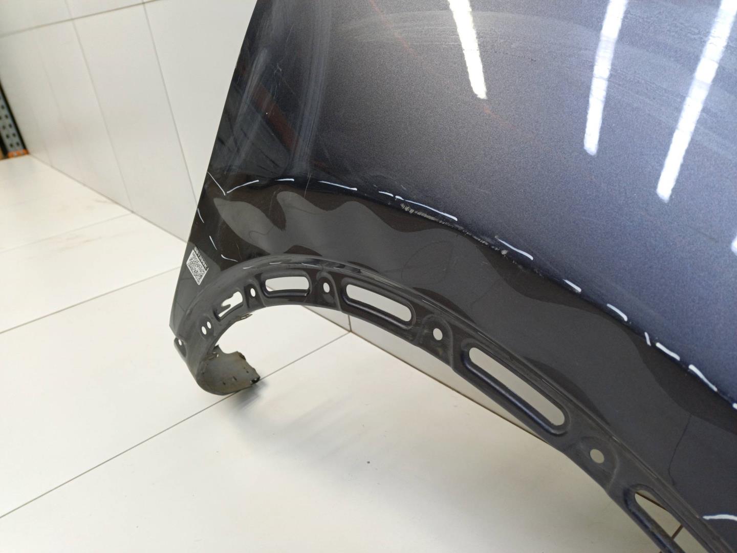 Крыло переднее правое