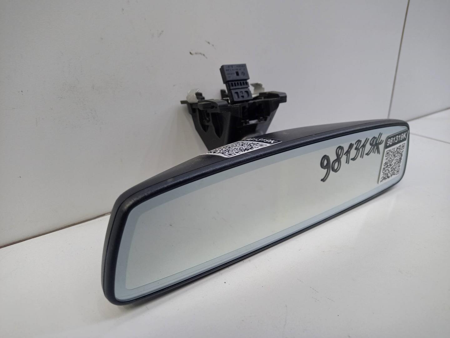 Зеркало заднего вида