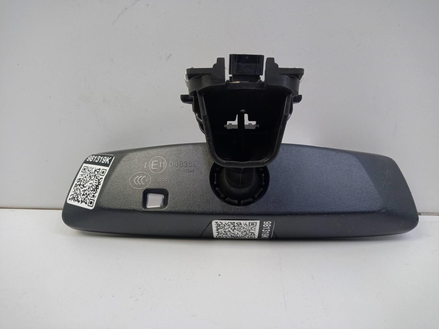 Зеркало заднего вида