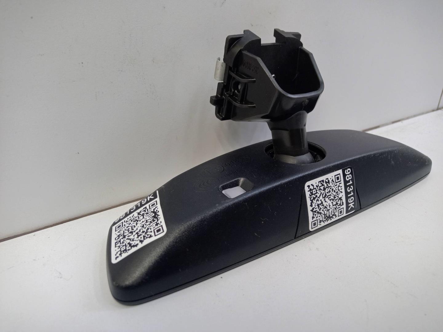 Зеркало заднего вида