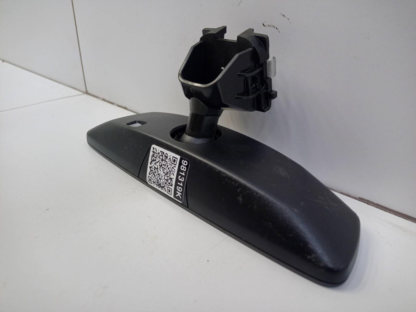 Зеркало заднего вида