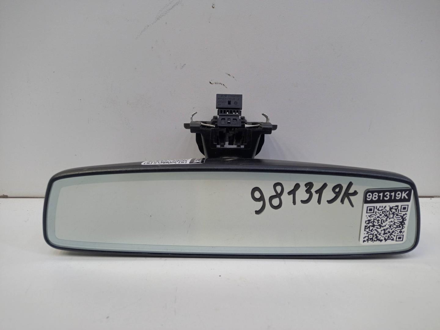 Зеркало заднего вида