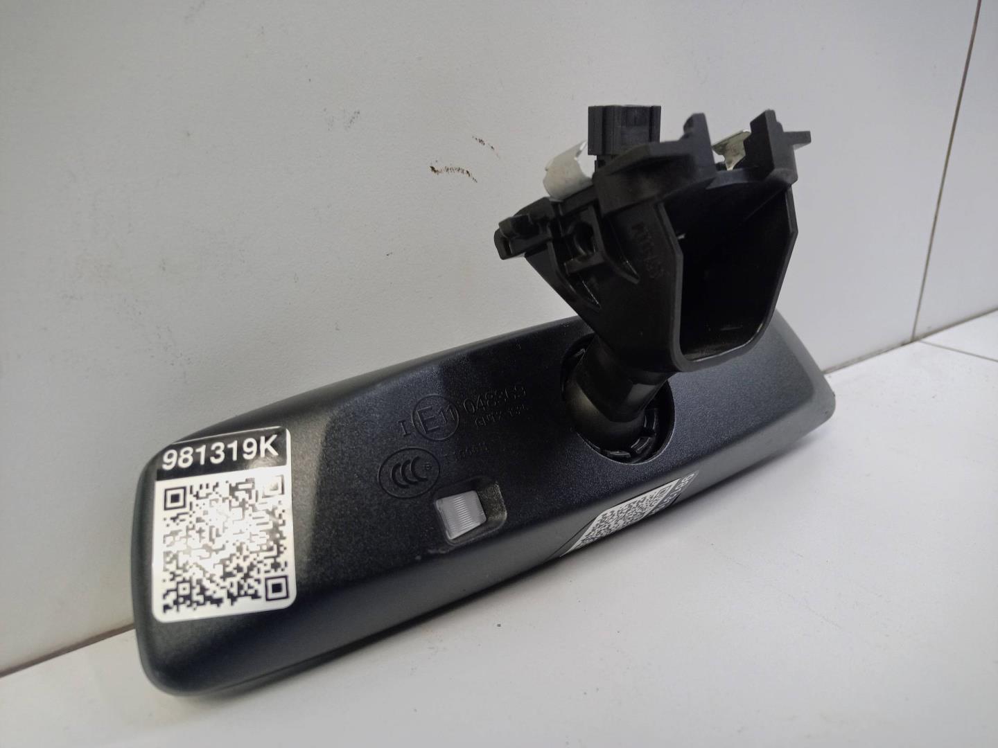 Зеркало заднего вида