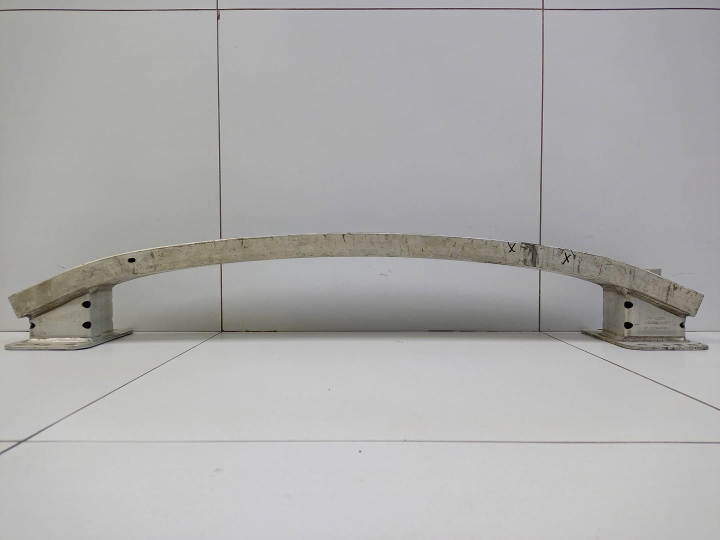 Усилитель переднего бампера