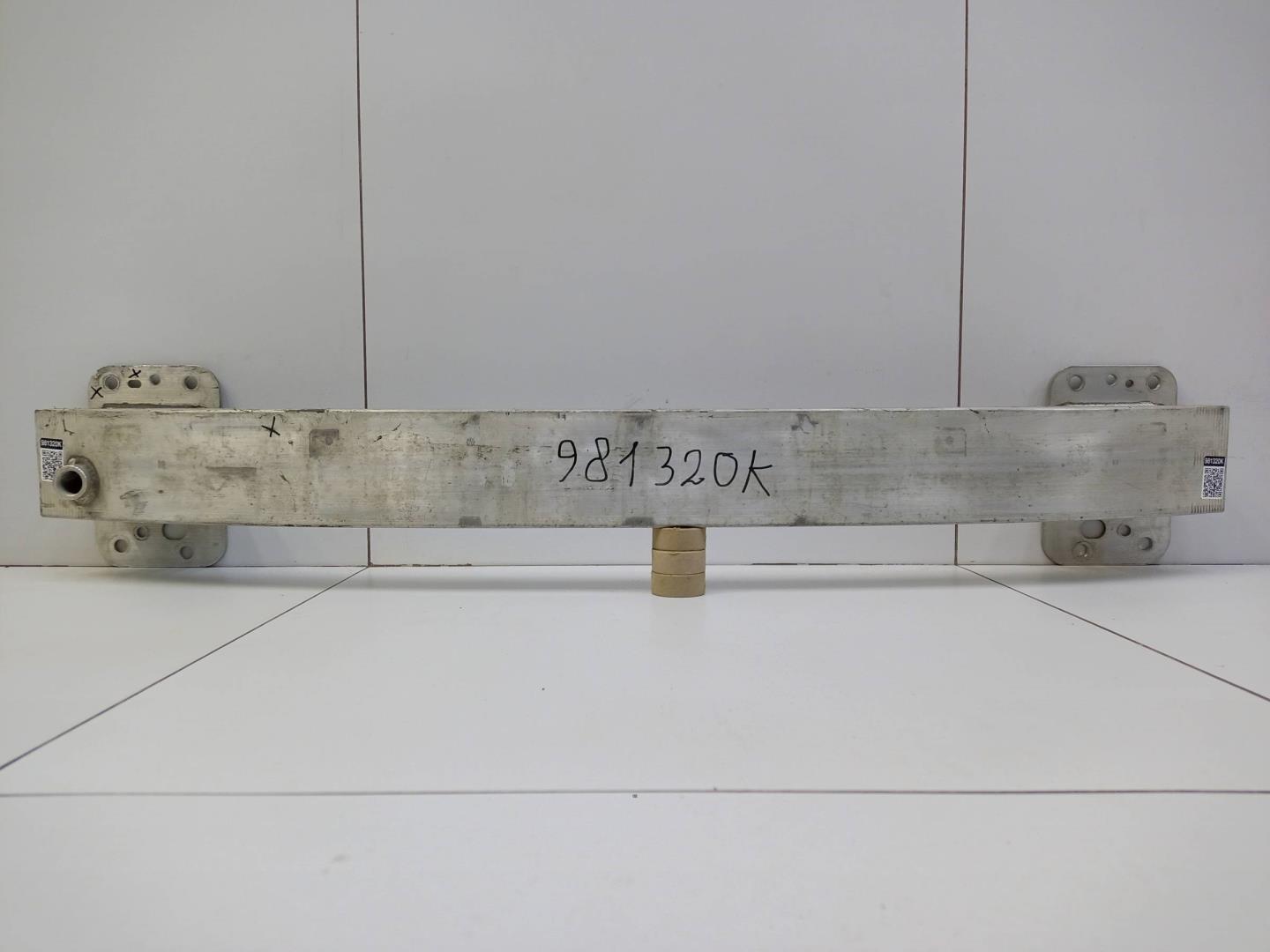 Усилитель переднего бампера