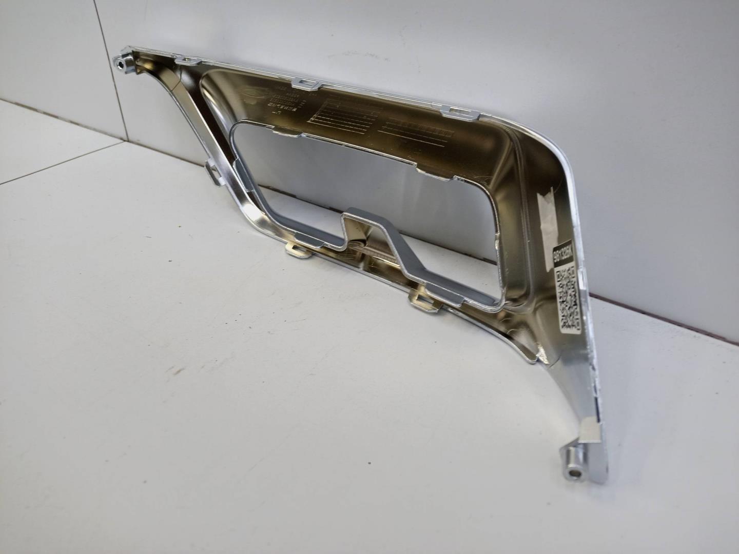 Накладка заднего бампера левая