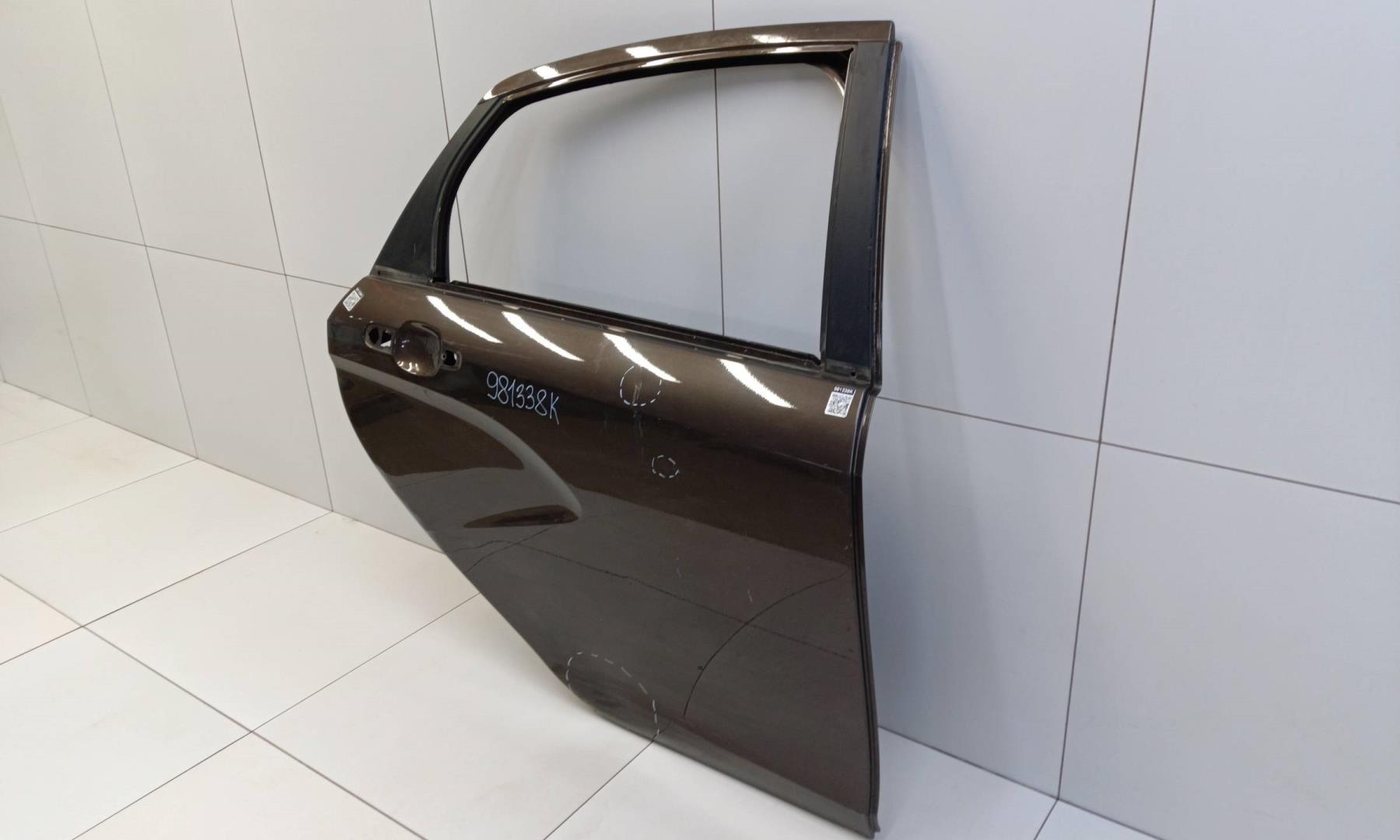 Дверь задняя правая