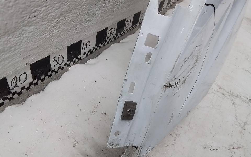 Крыло переднее левое