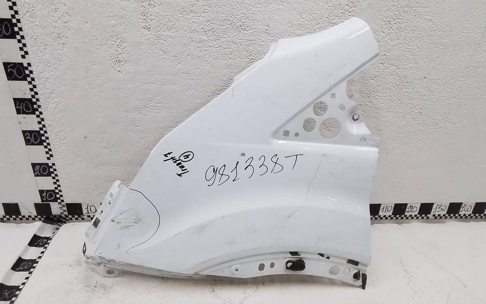 Крыло переднее левое