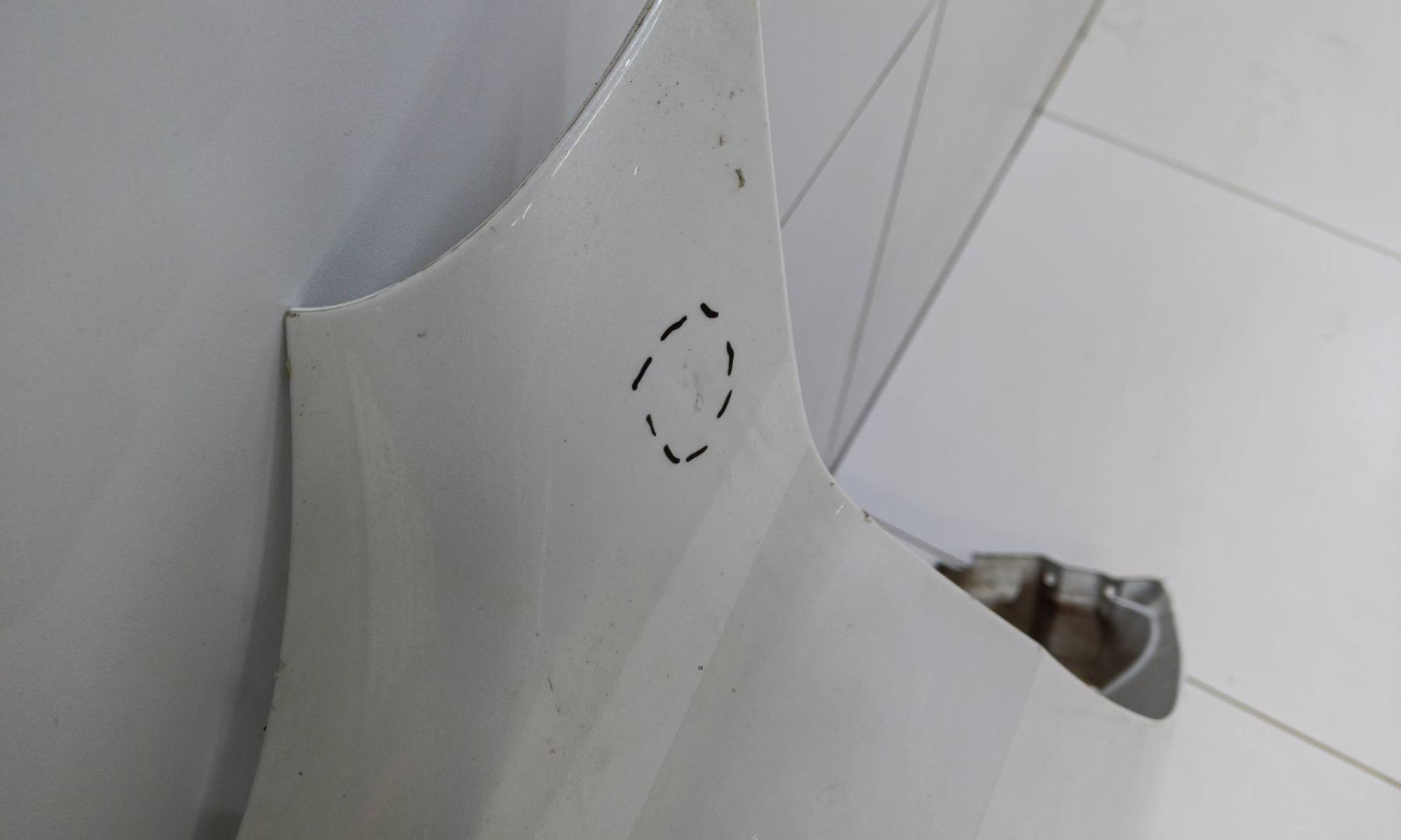 Крыло переднее левое