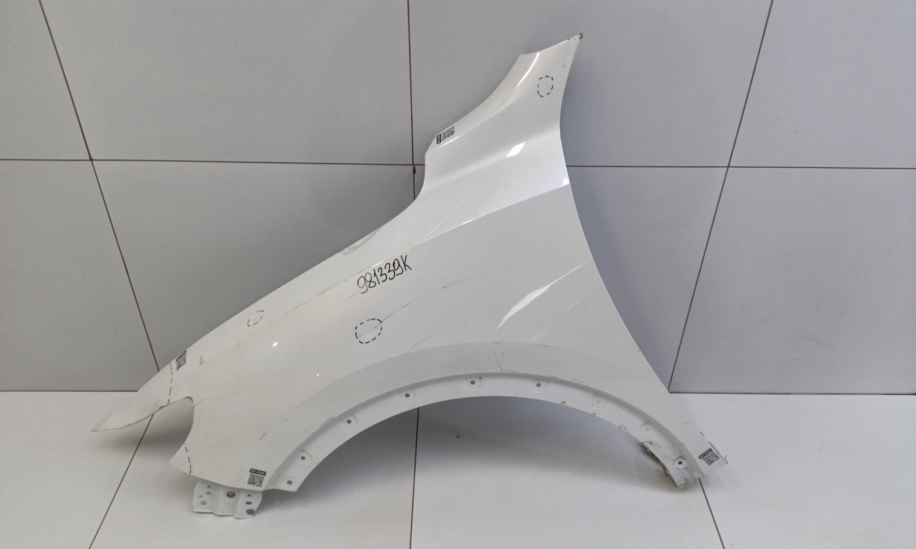 Крыло переднее левое