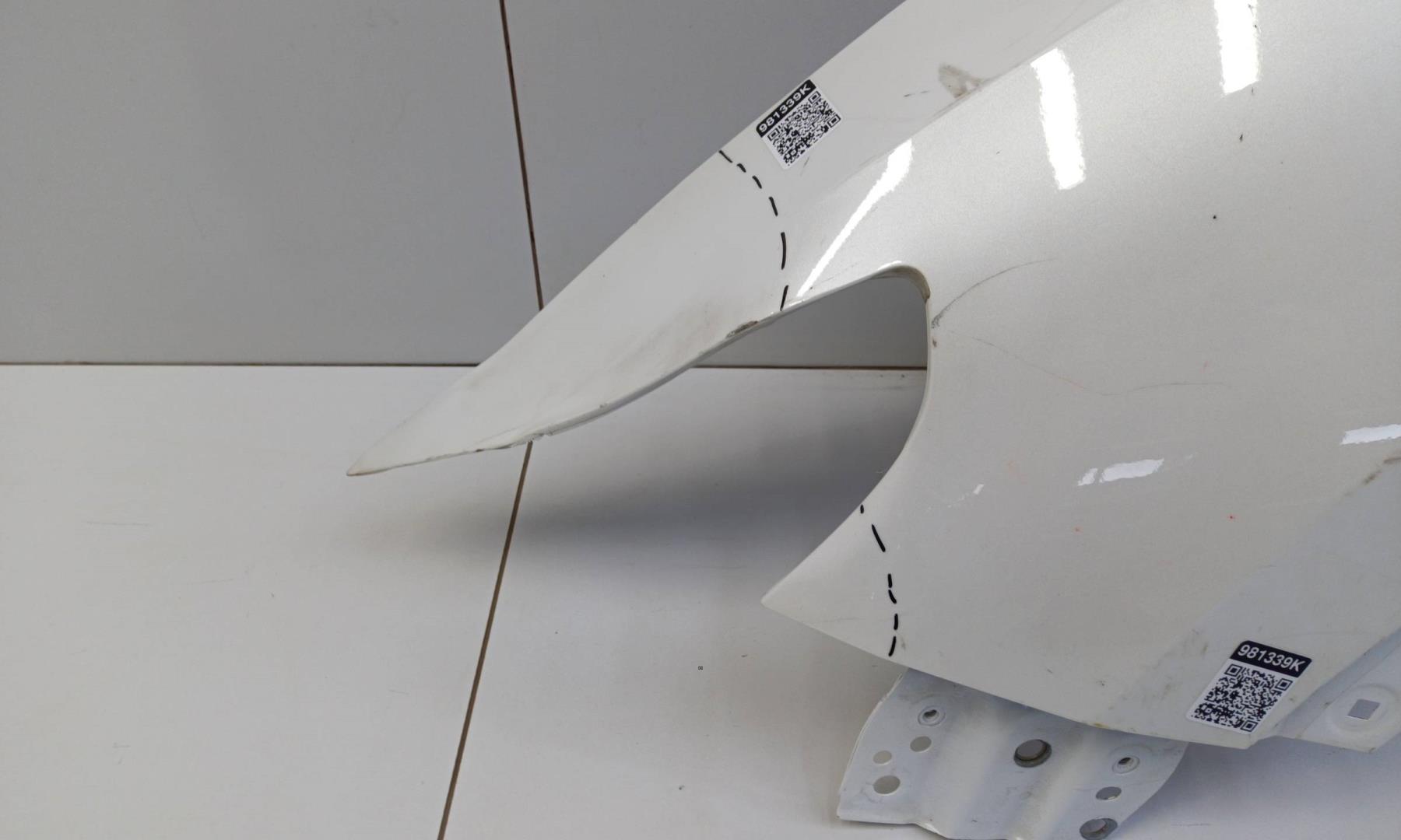 Крыло переднее левое