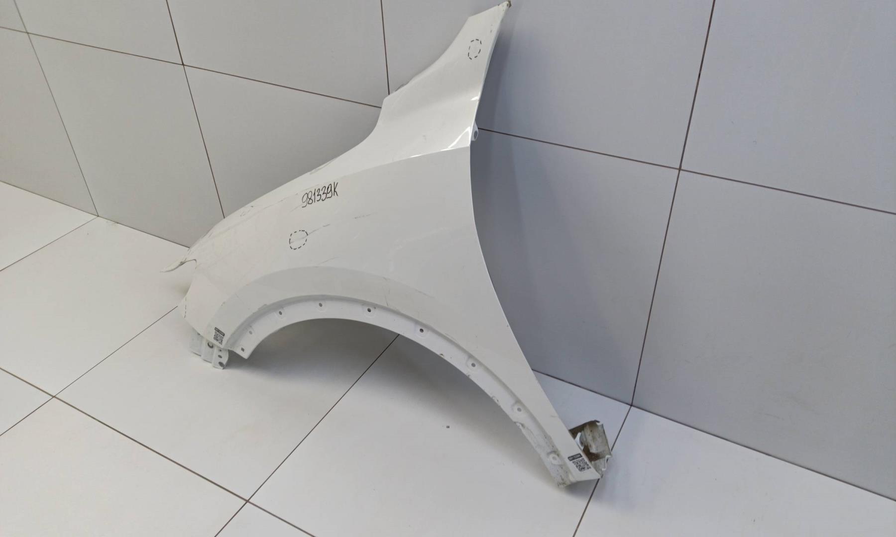 Крыло переднее левое