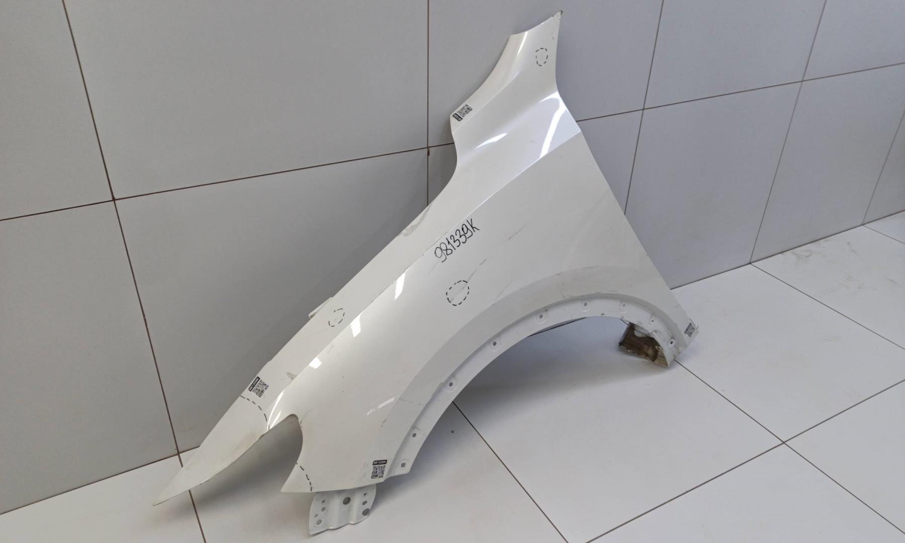 Крыло переднее левое