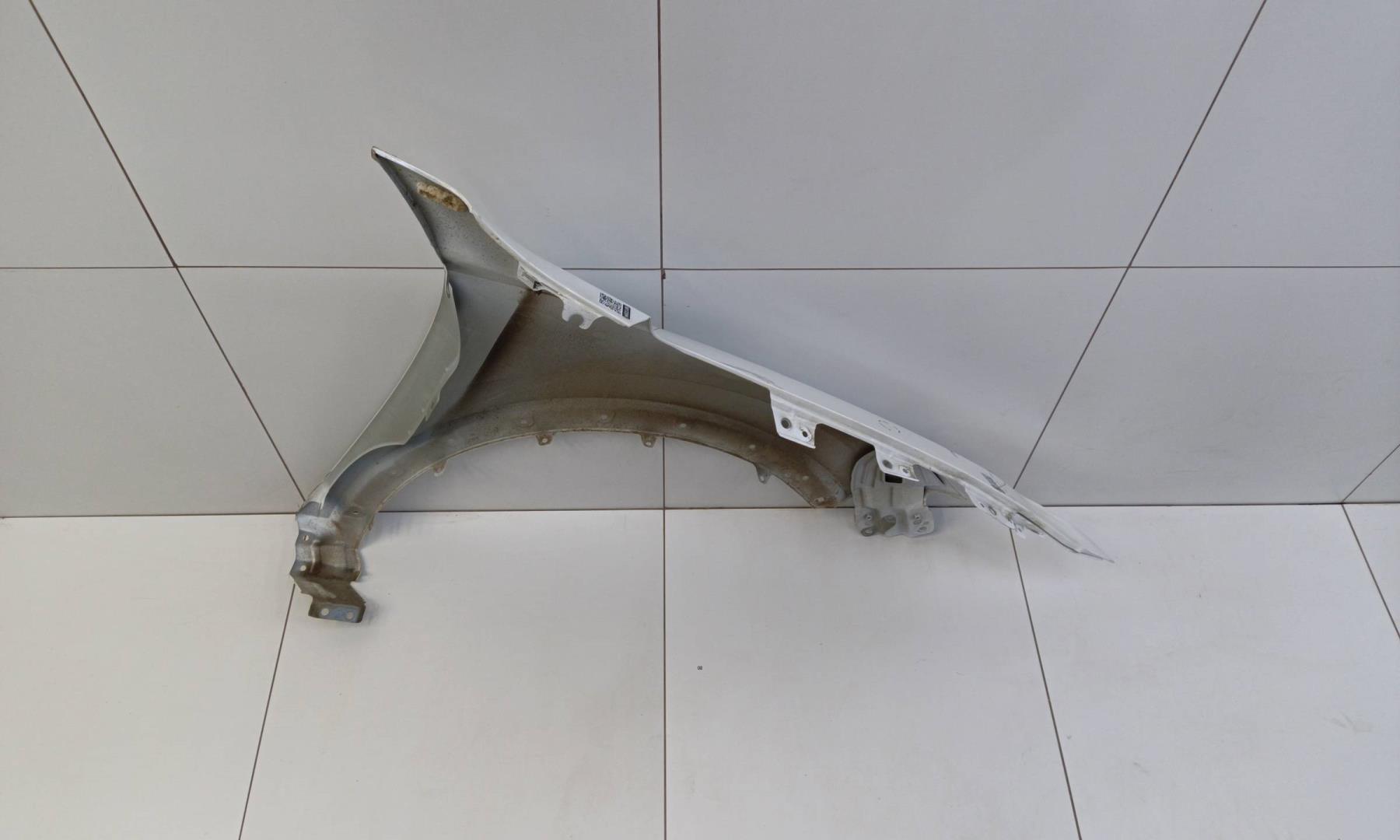 Крыло переднее левое