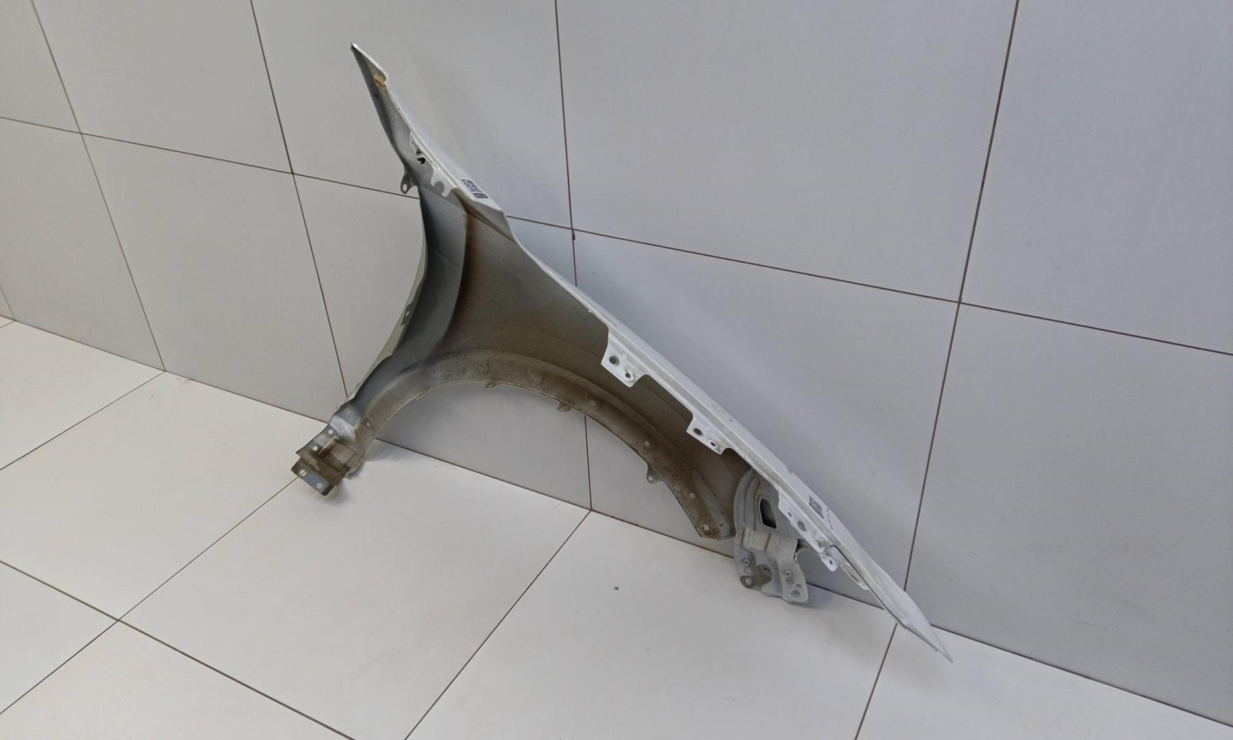 Крыло переднее левое