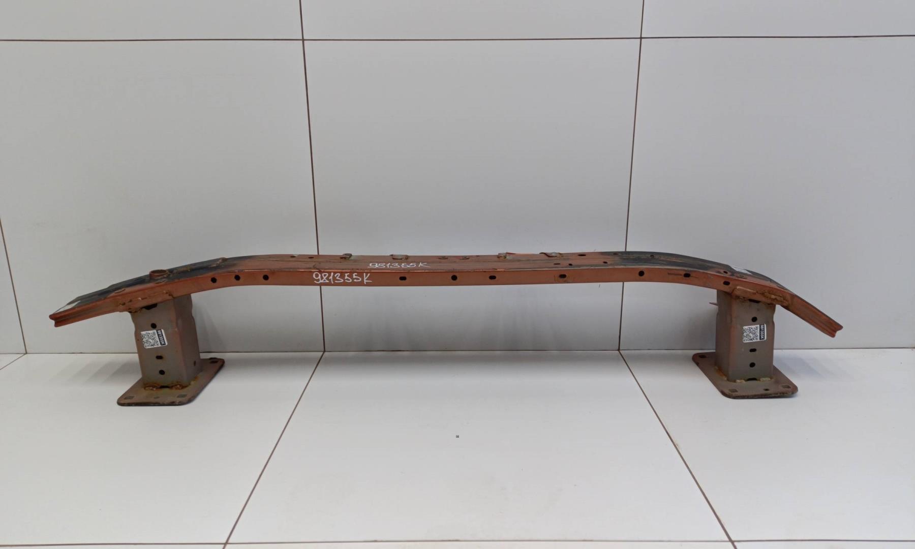 Усилитель переднего бампера