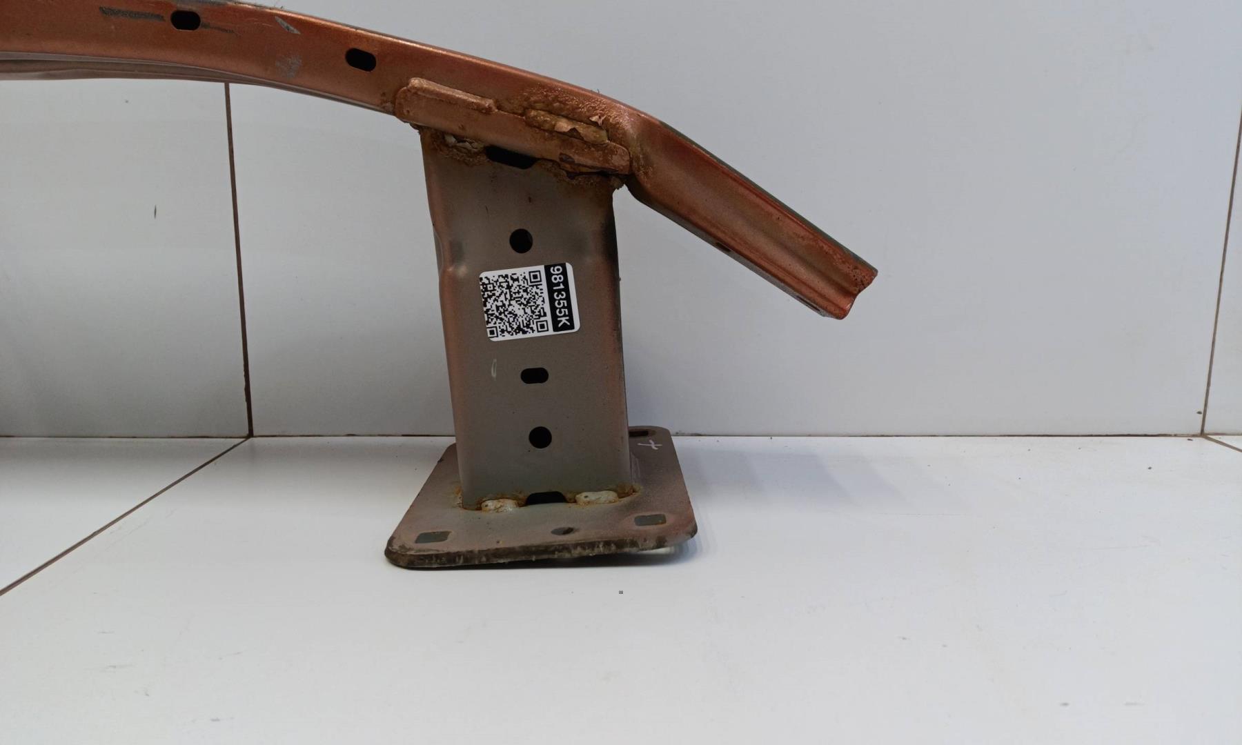 Усилитель переднего бампера