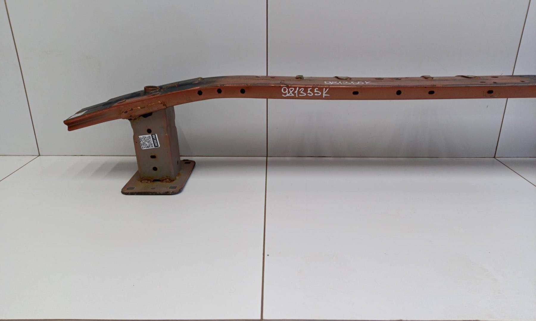 Усилитель переднего бампера