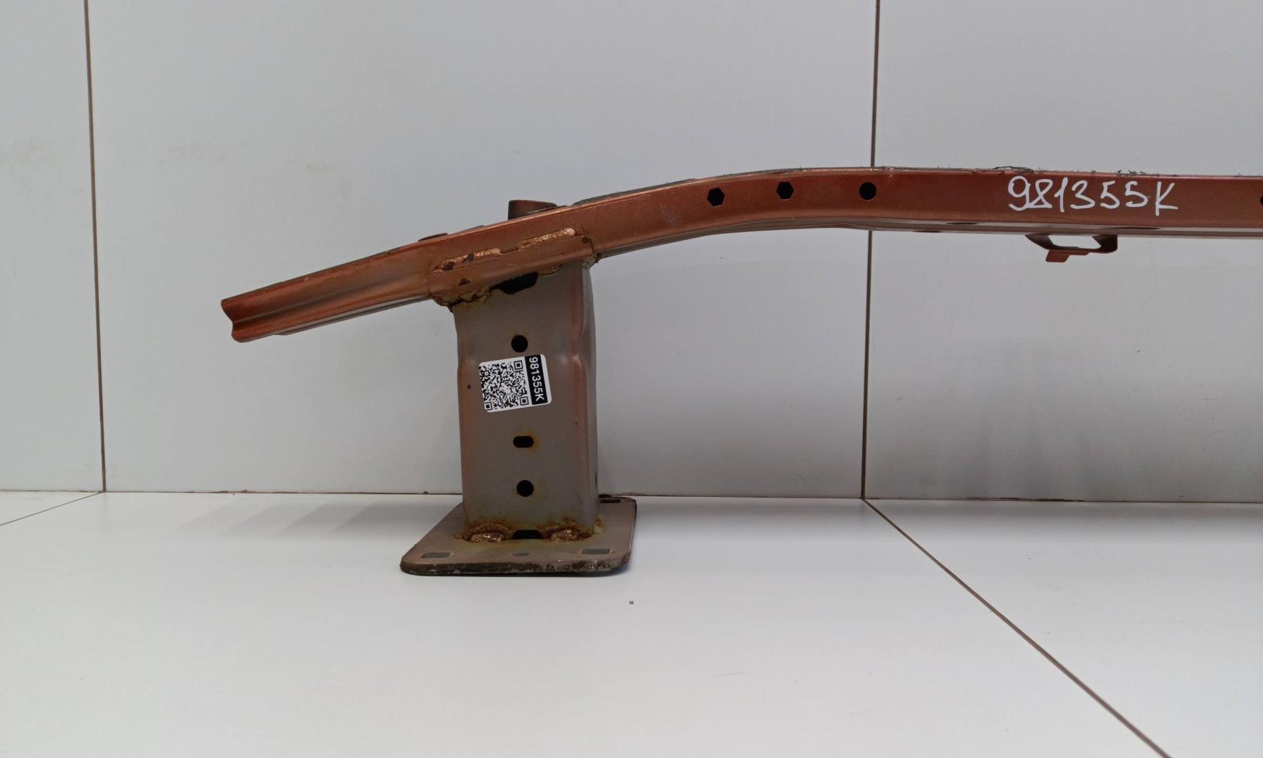 Усилитель переднего бампера