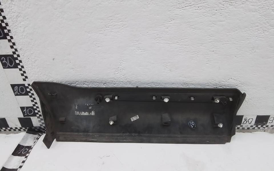 Накладка двери задней левой