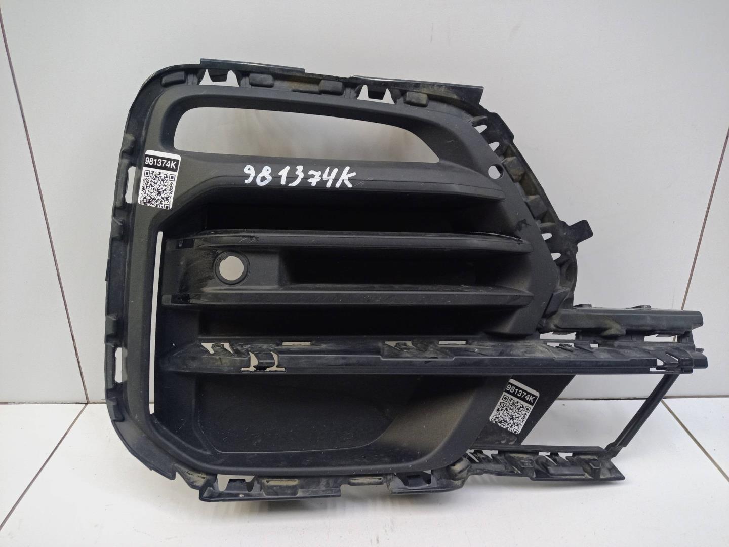 Решетка в бампер правая