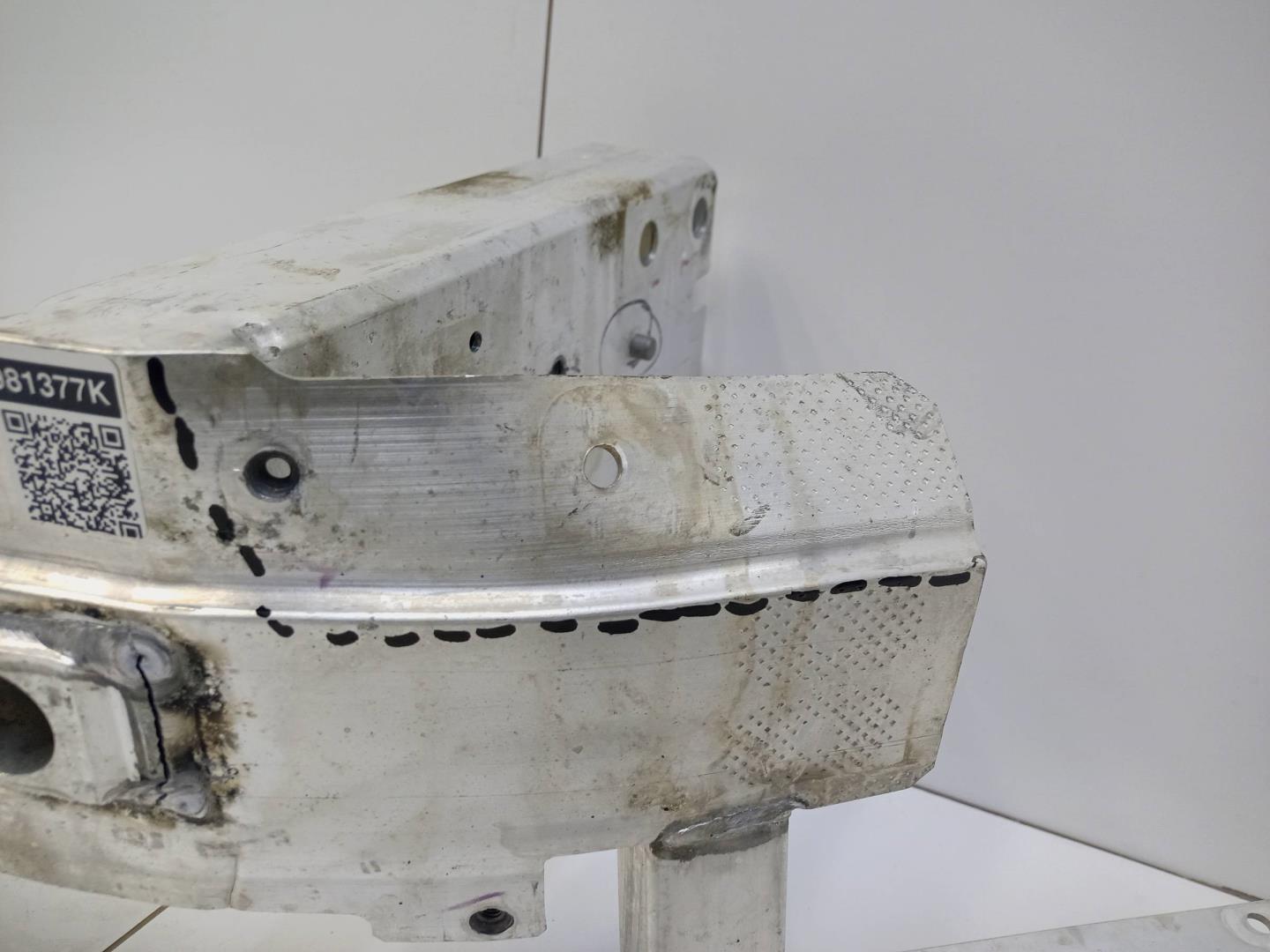 Усилитель переднего бампера