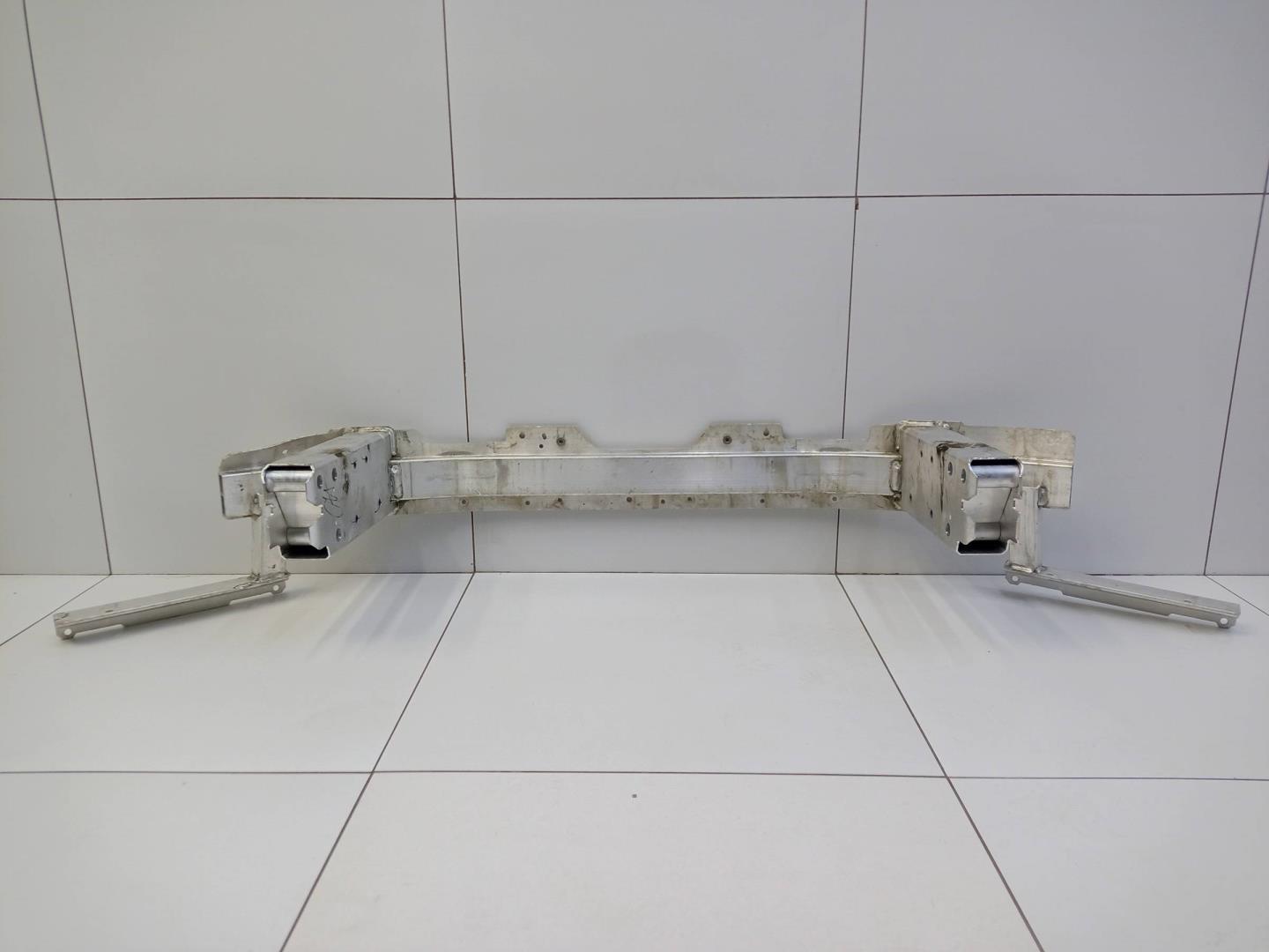 Усилитель переднего бампера