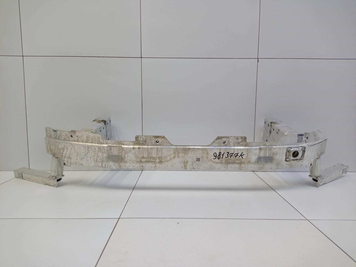 Усилитель переднего бампера