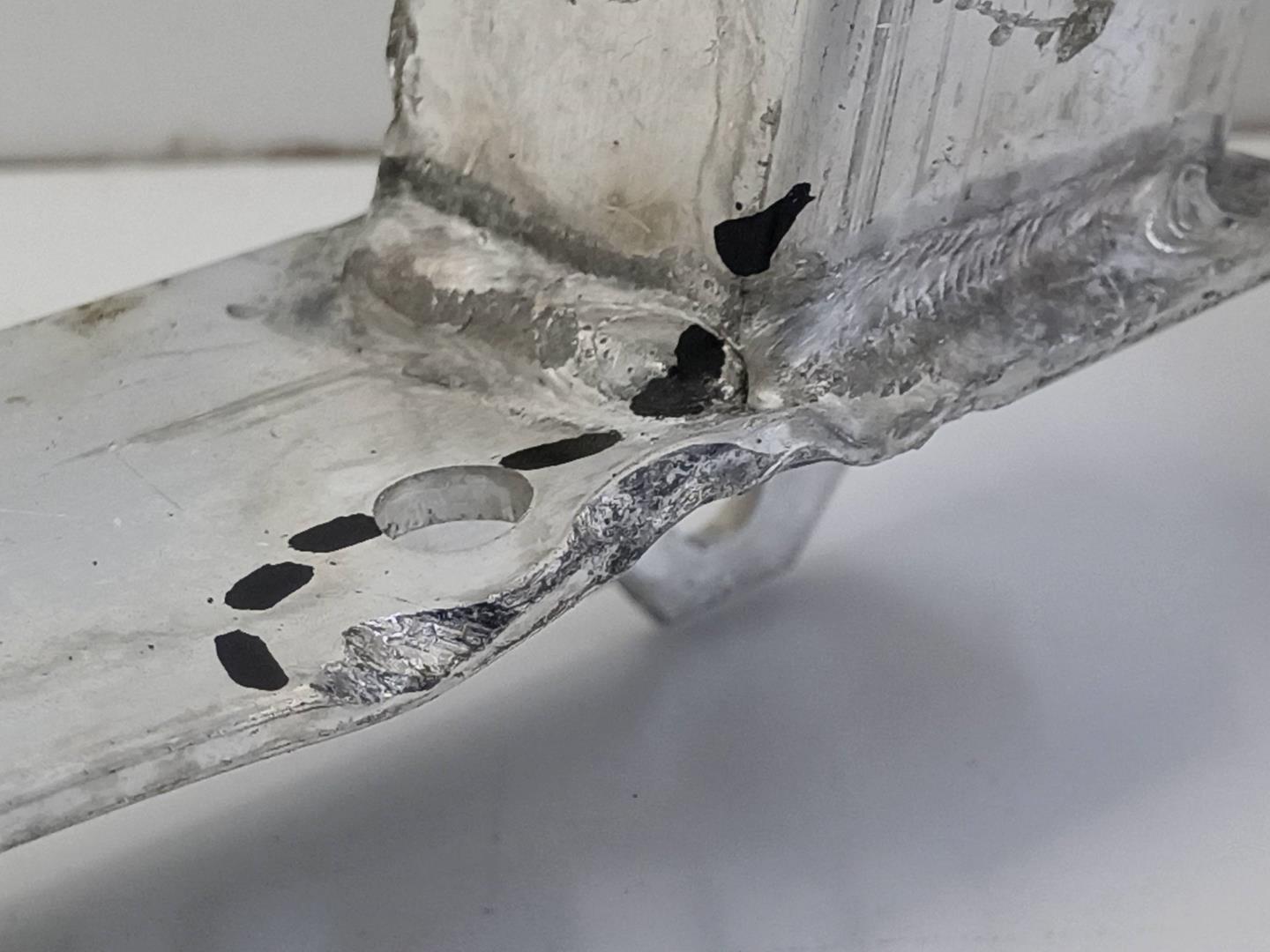 Усилитель переднего бампера