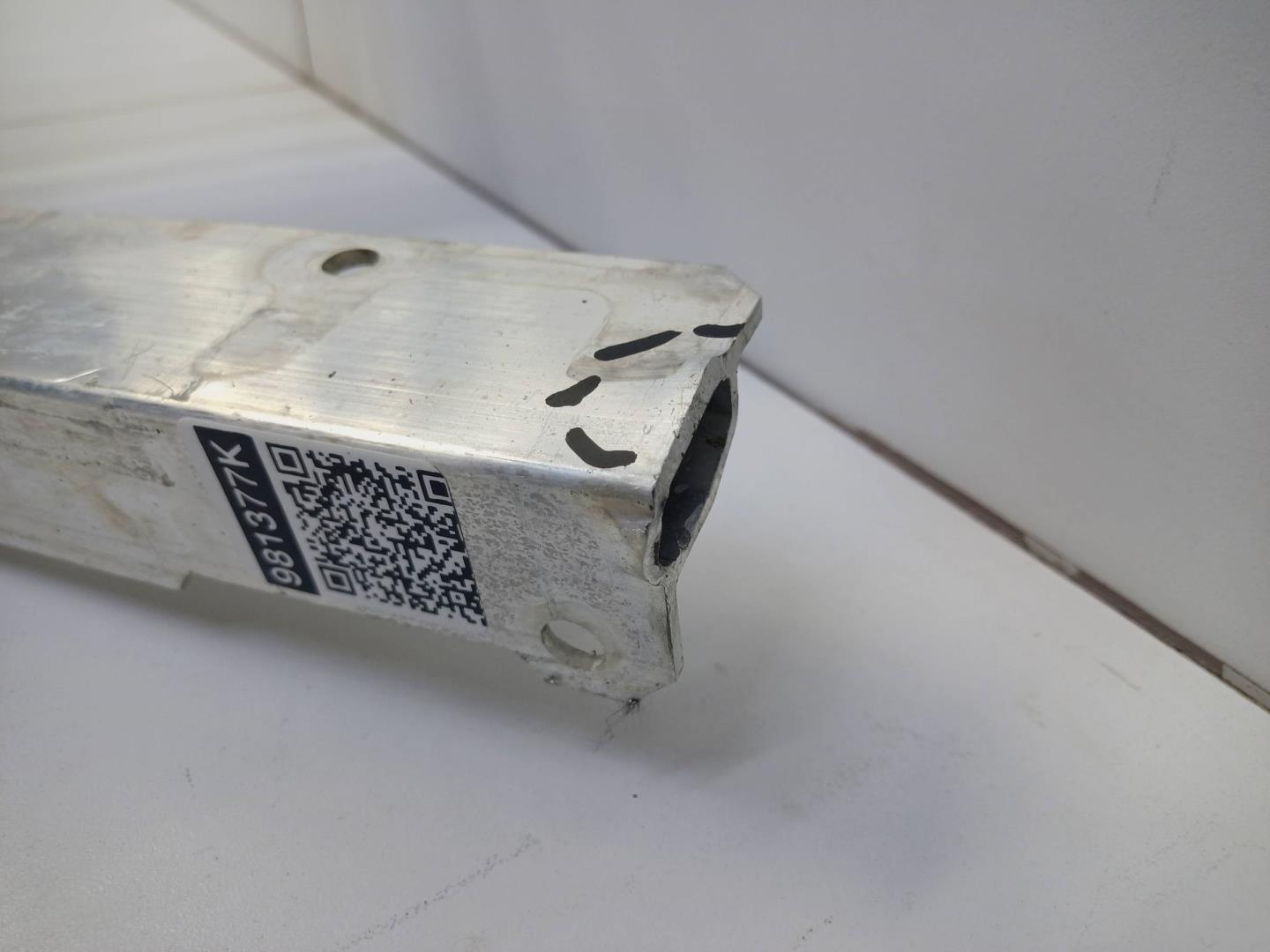 Усилитель переднего бампера