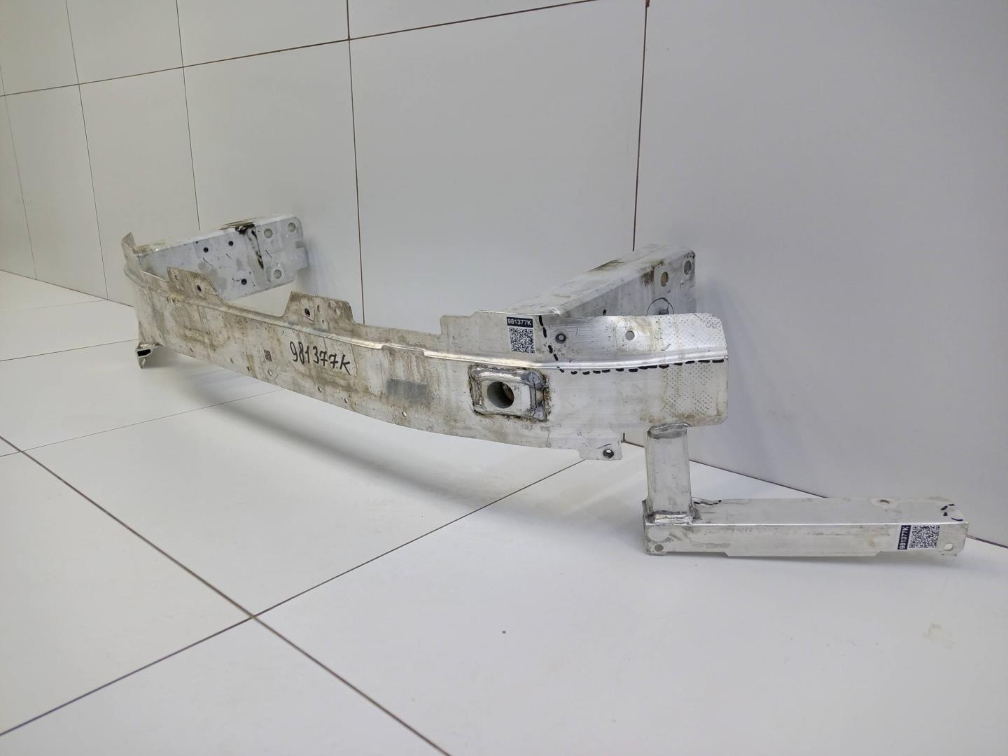 Усилитель переднего бампера