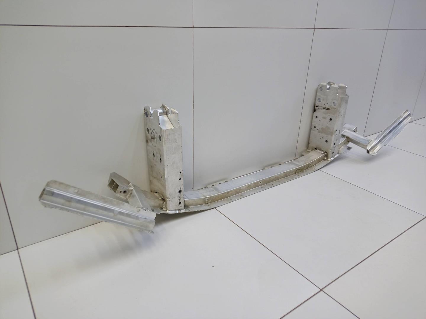 Усилитель переднего бампера