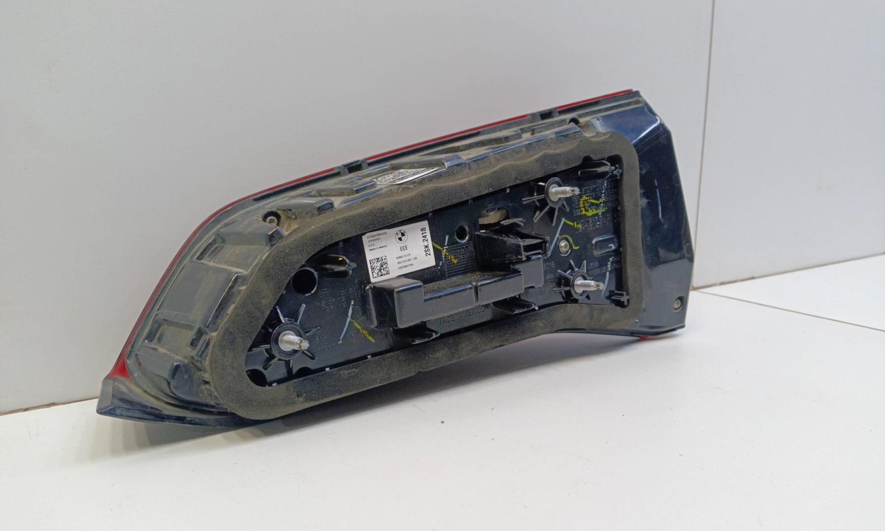 Фонарь задний внутренний левый