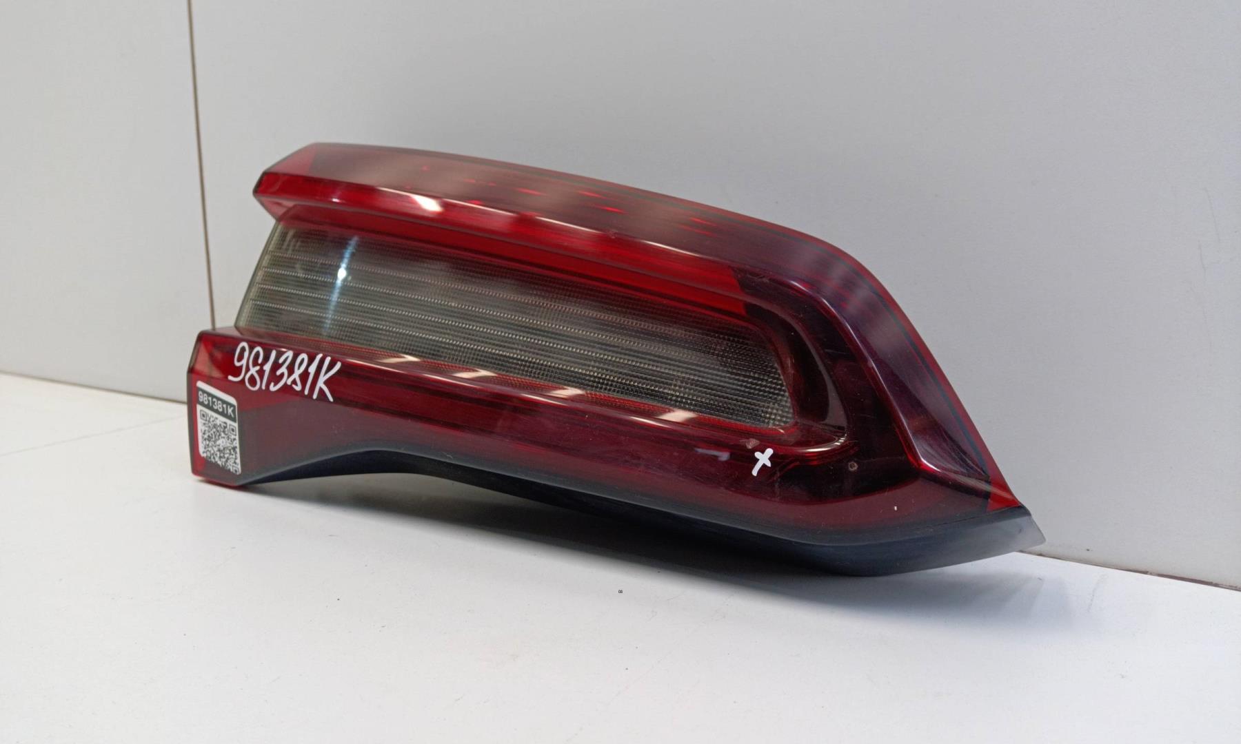 Фонарь задний внутренний левый