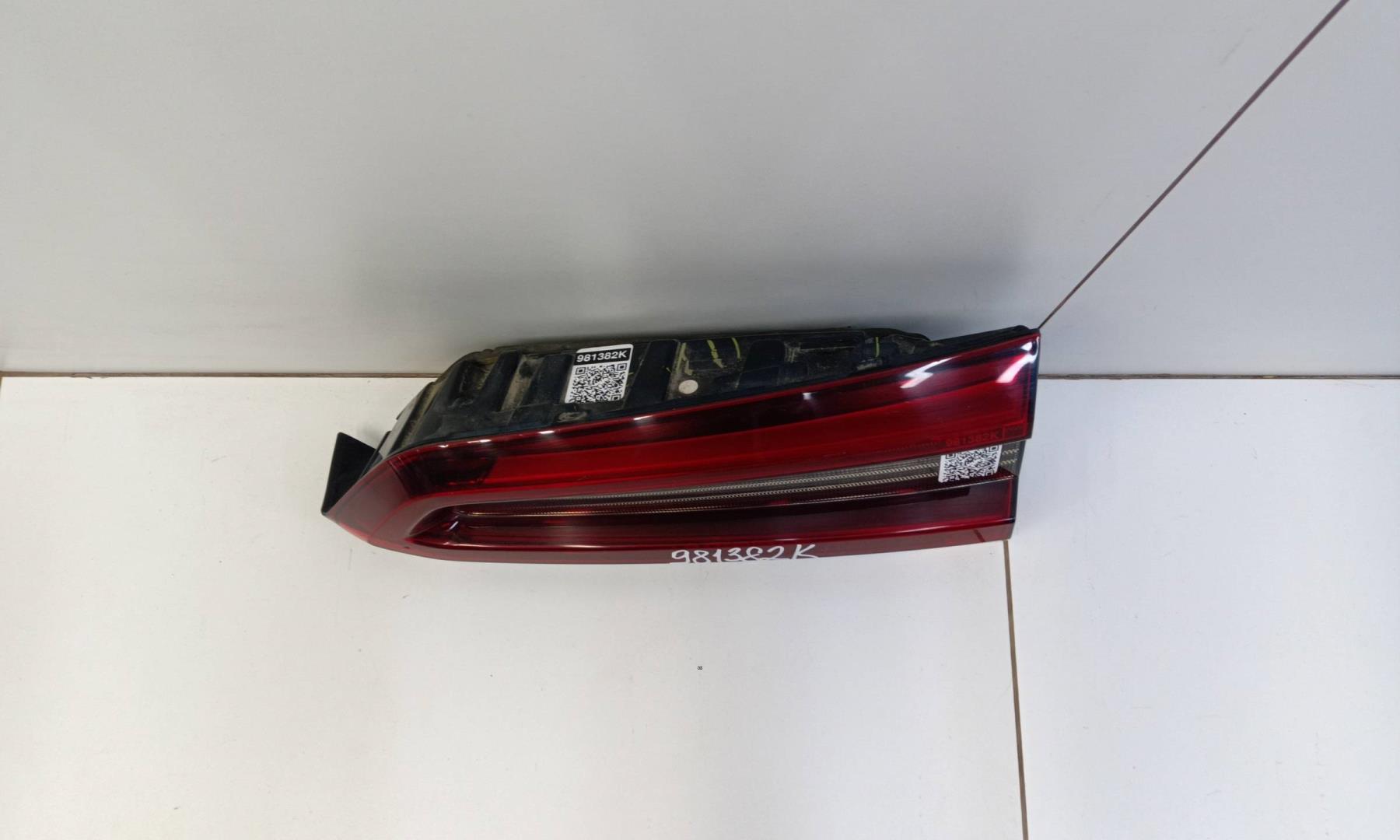 Фонарь задний внутренний правый