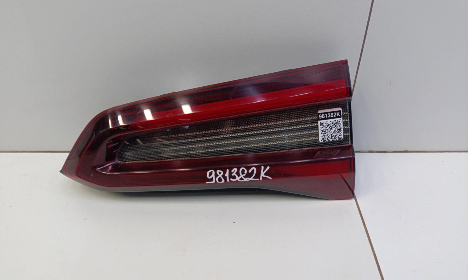 Фонарь задний внутренний правый