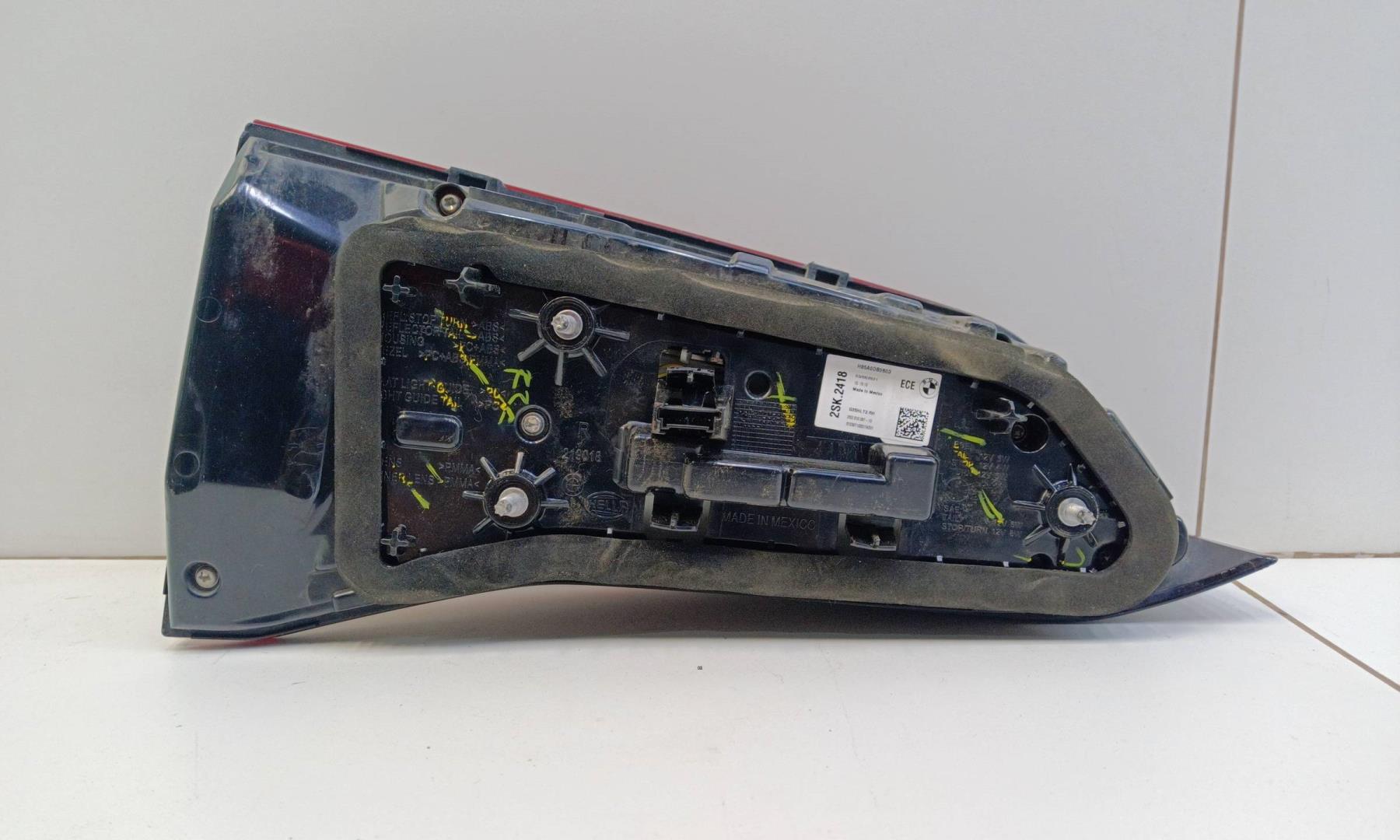 Фонарь задний внутренний правый