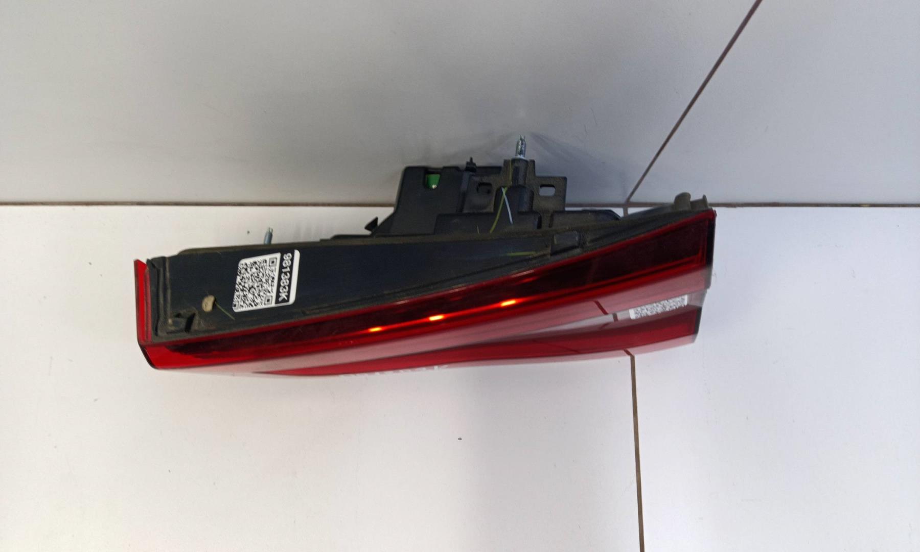 Фонарь задний внутренний правый