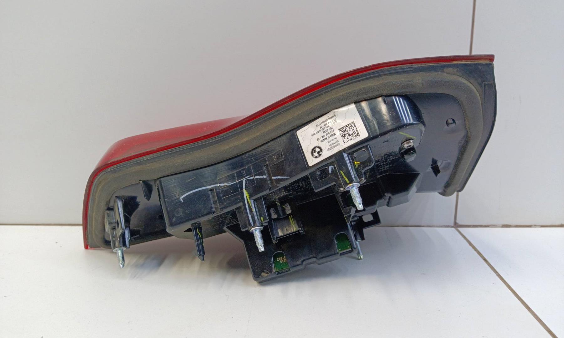 Фонарь задний внутренний правый