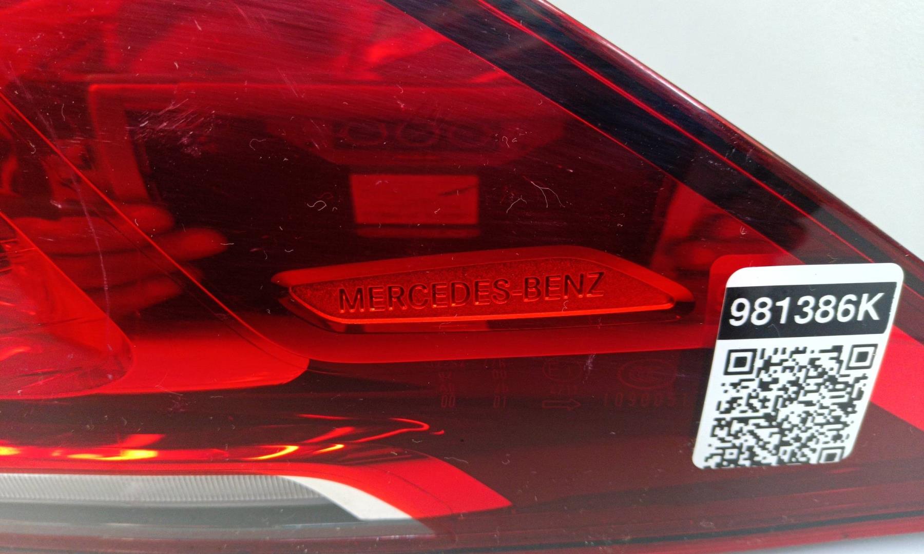 Фонарь задний наружный правый