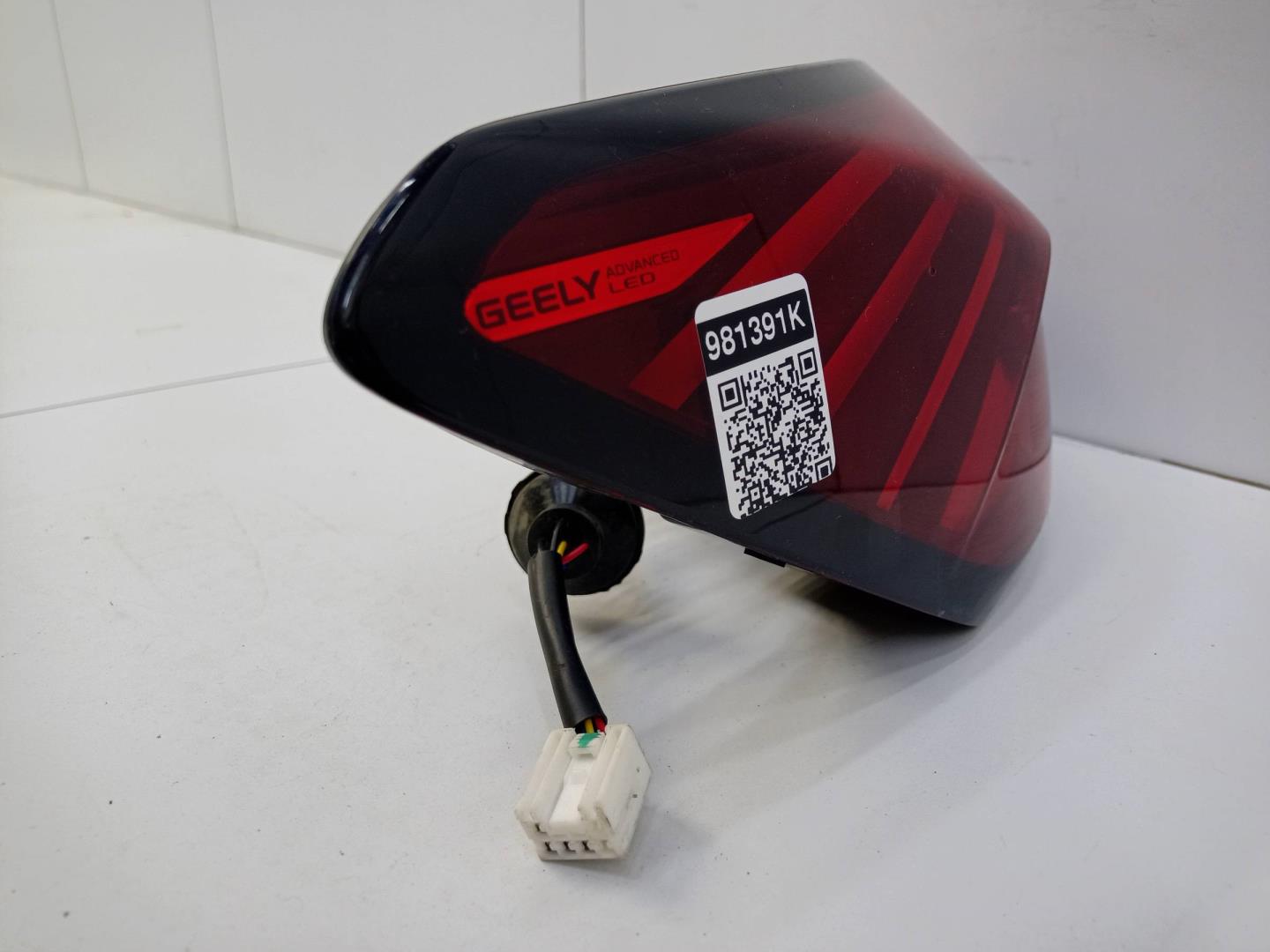 Фонарь задний наружный левый