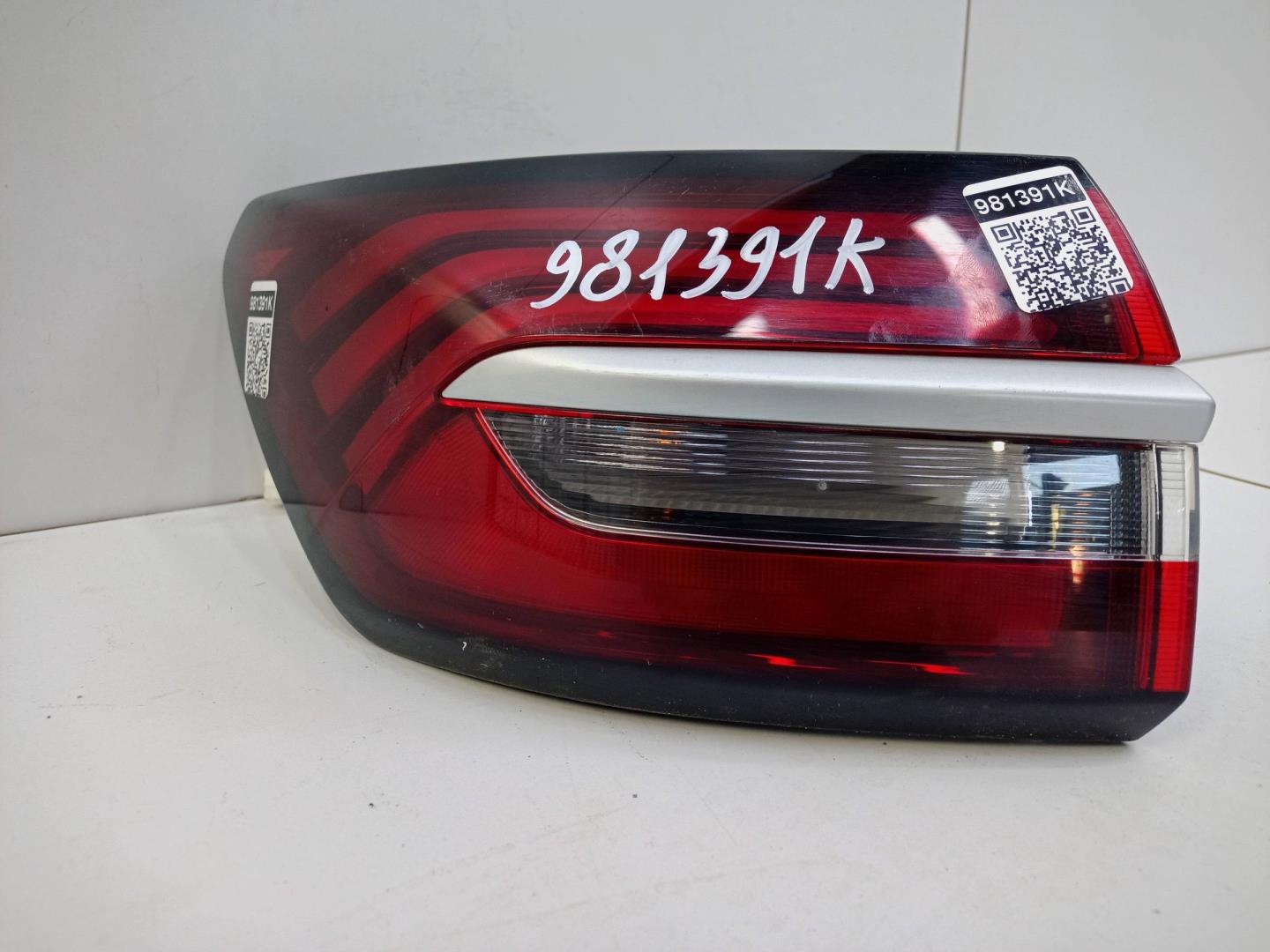 Фонарь задний наружный левый