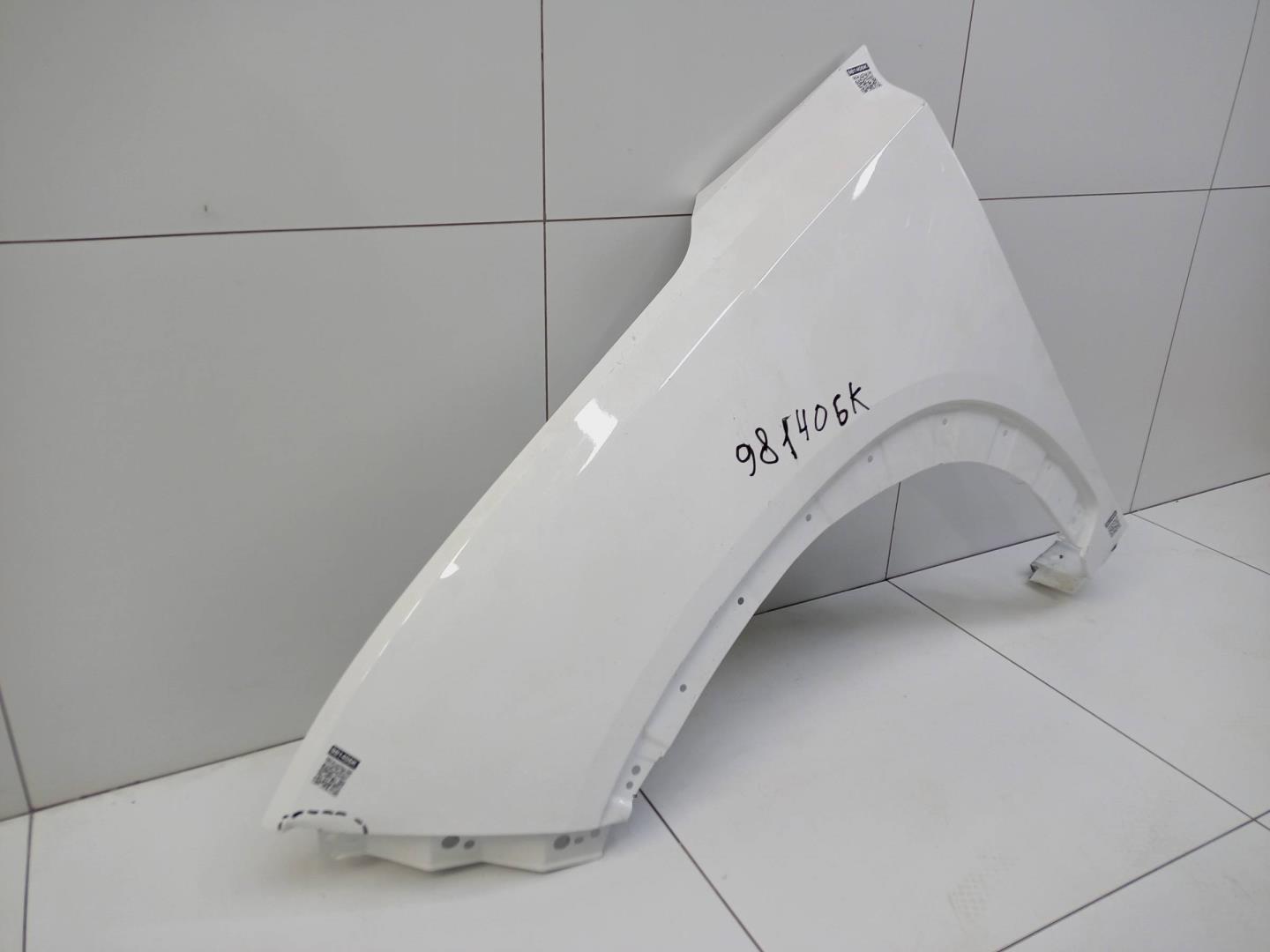 Крыло переднее левое