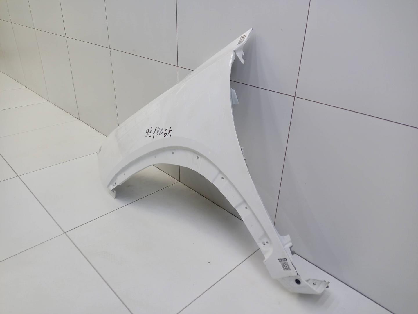 Крыло переднее левое