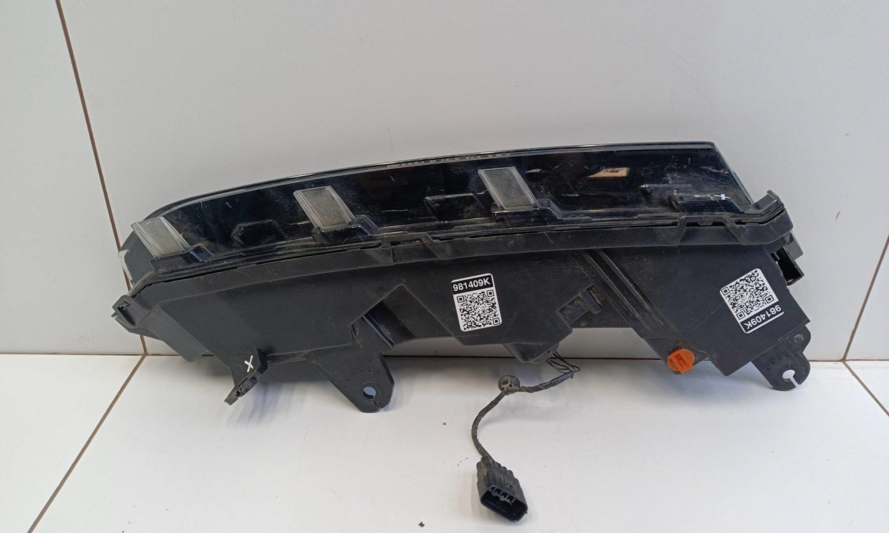 Фара дневного света левая (ходовые огни)